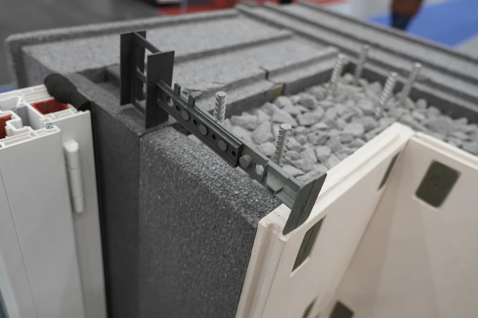 Passive House Block clamp and concrete-core development detail Passive House Block clamp and concrete-core development detail